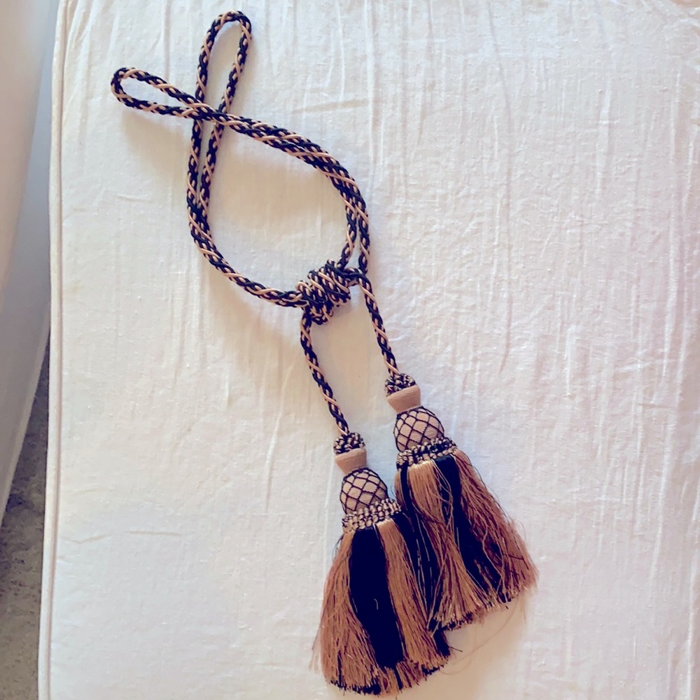 Beautiful Blk/Gld Tassel Tie Backs 24.5 in long
